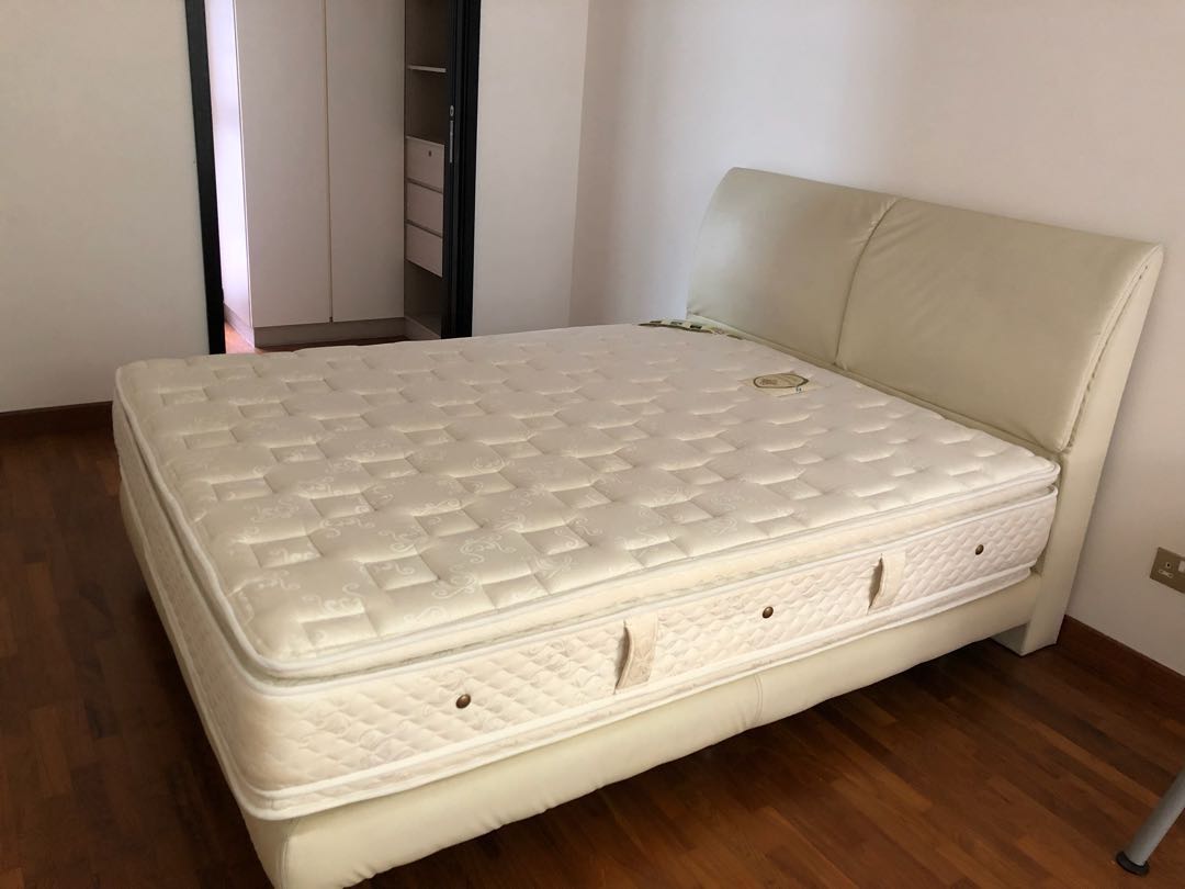 Fire Sealy Posturepedic Queen Mattress Bedframe Furniture Sealy Posturepedic Queen Mattress Bedframe Furniture Beds Mattresses On Carou