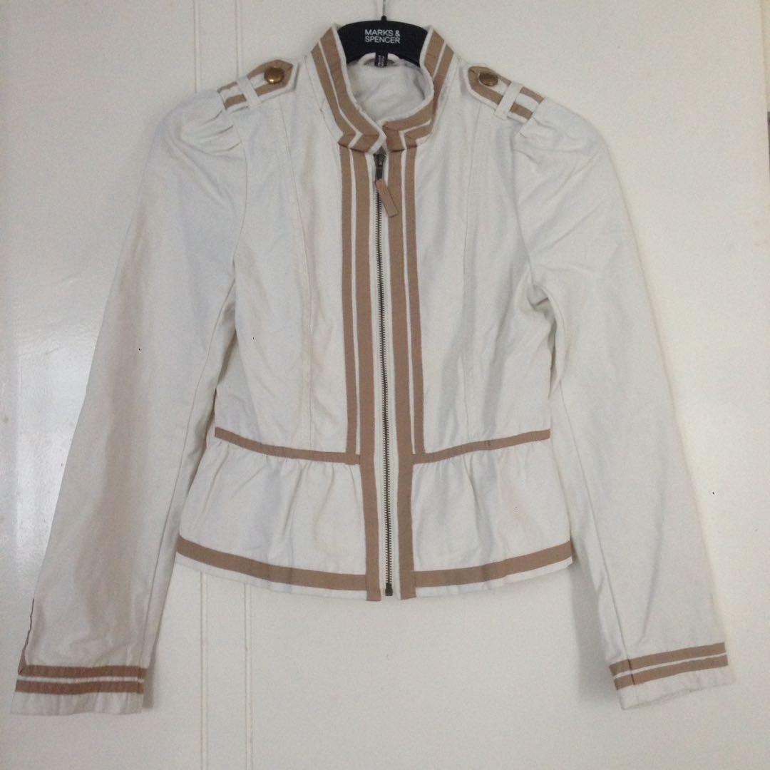 H&M Outerwear (Category: Coats, Jackets and Outerwear) located in Pasay City. Submitted by frnssh (Listing ID 195326847, Image 1). Description: ✨Used twice only 📌Has a very tiny, unnoticeable stain on the left sleeve (see pics) .