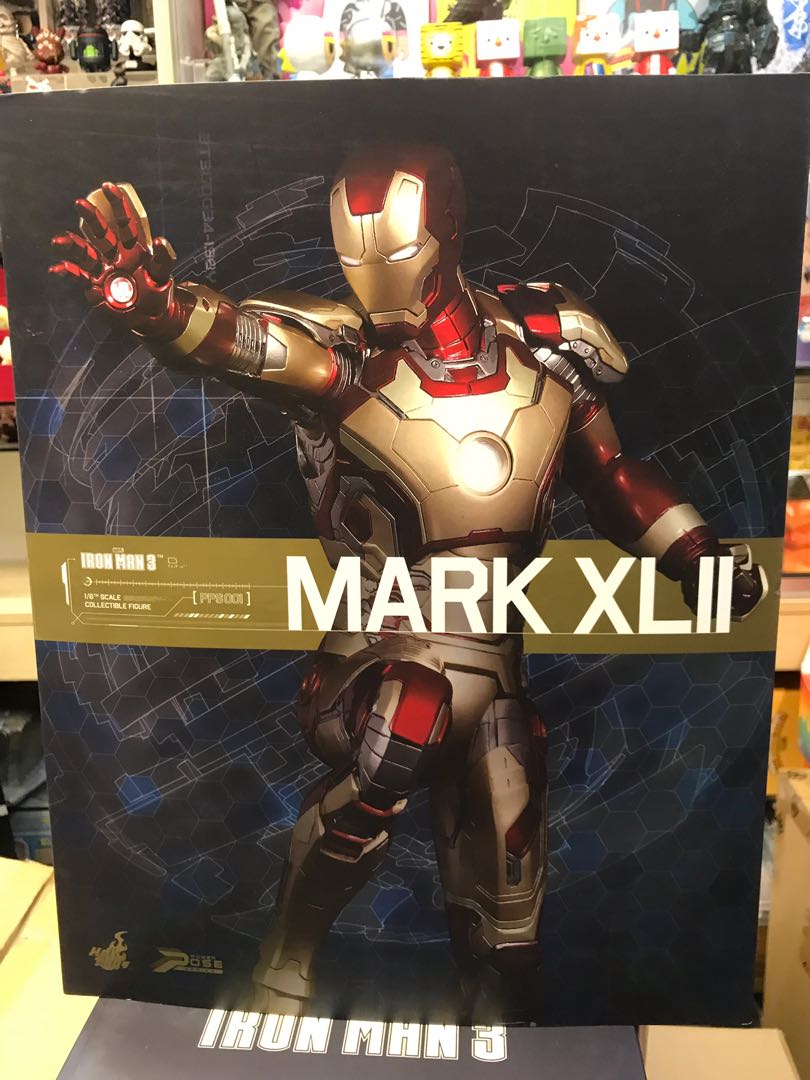 mark 42 power pose