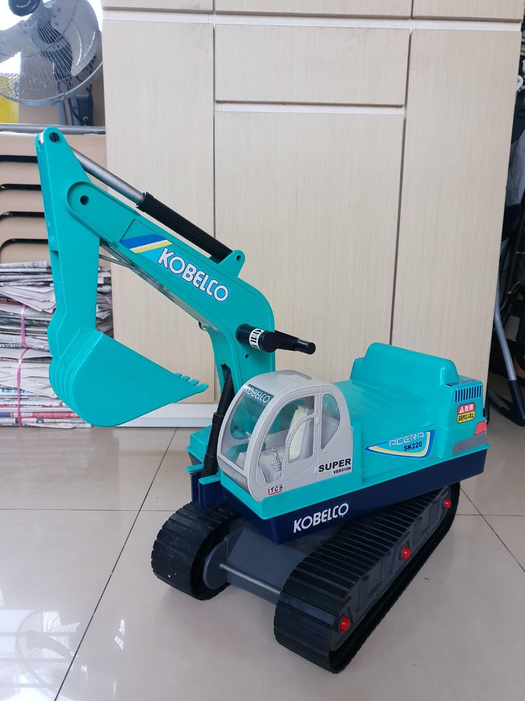 Kobelco Excavator Ride On Toy, Hobbies & Toys, Toys & Games on Carousell