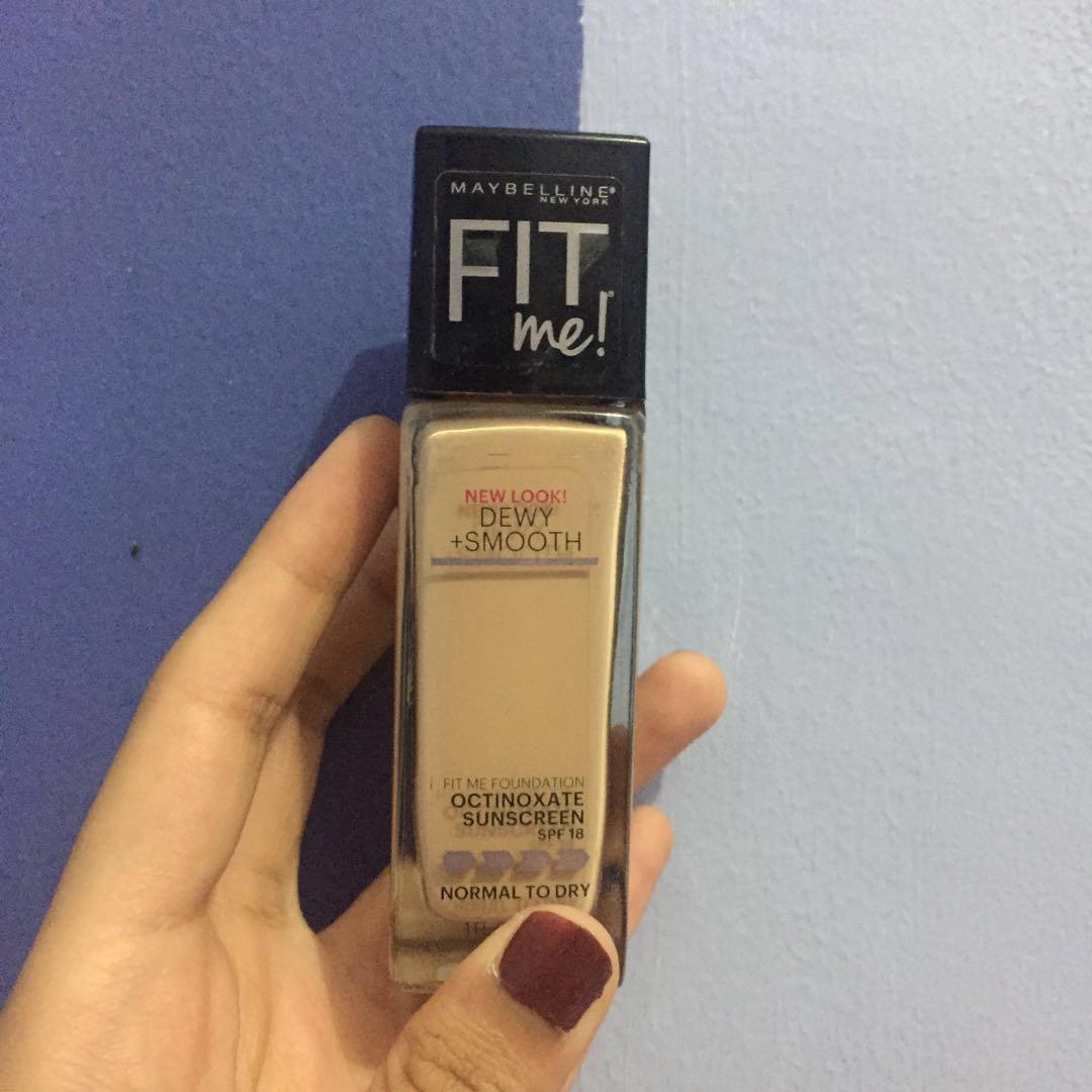 Maybelline Fit Me Foundation Dewy Smooth Shade 120 Classic Ivory