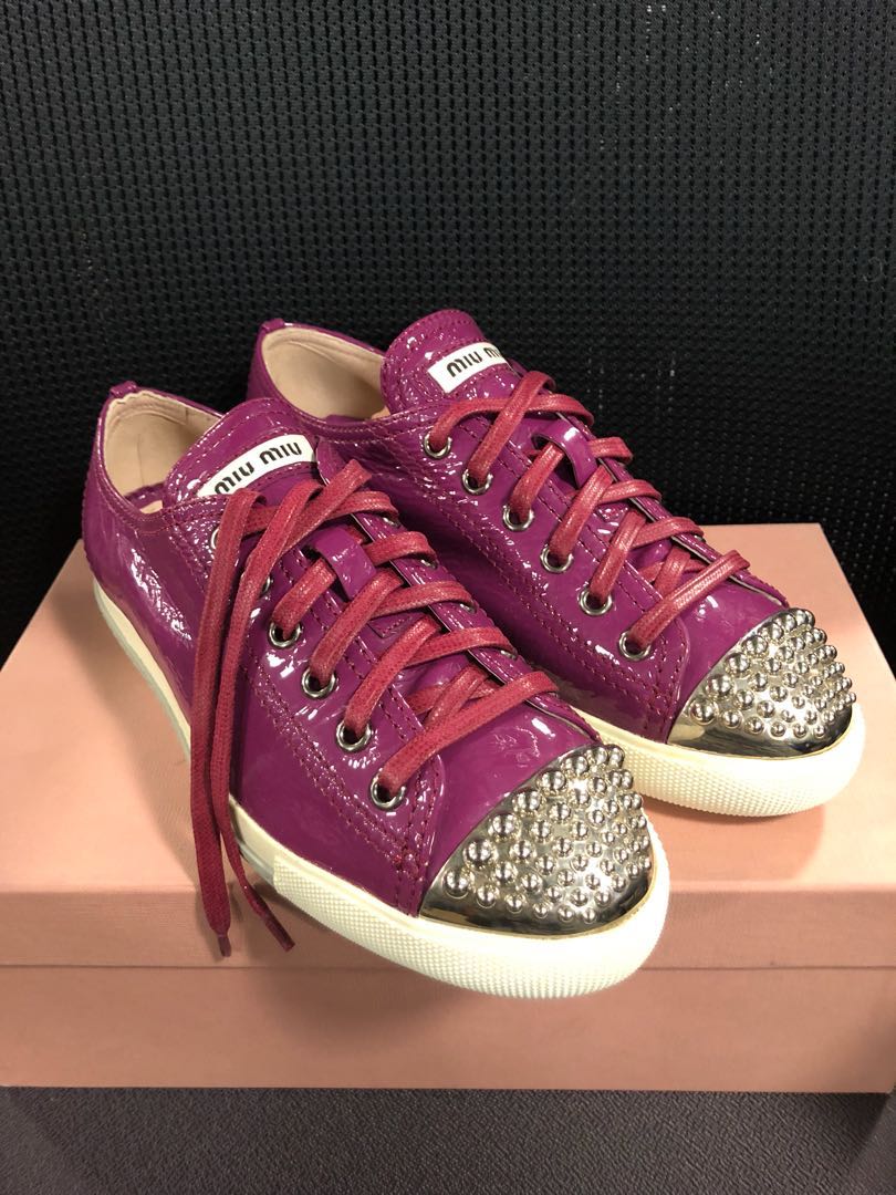 miu miu converse