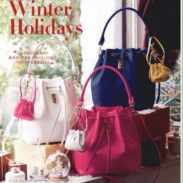 Samantha Thavasa Bucket Lock Bag Light Pink Women S Fashion Bags Wallets Cross Body Bags On Carousell