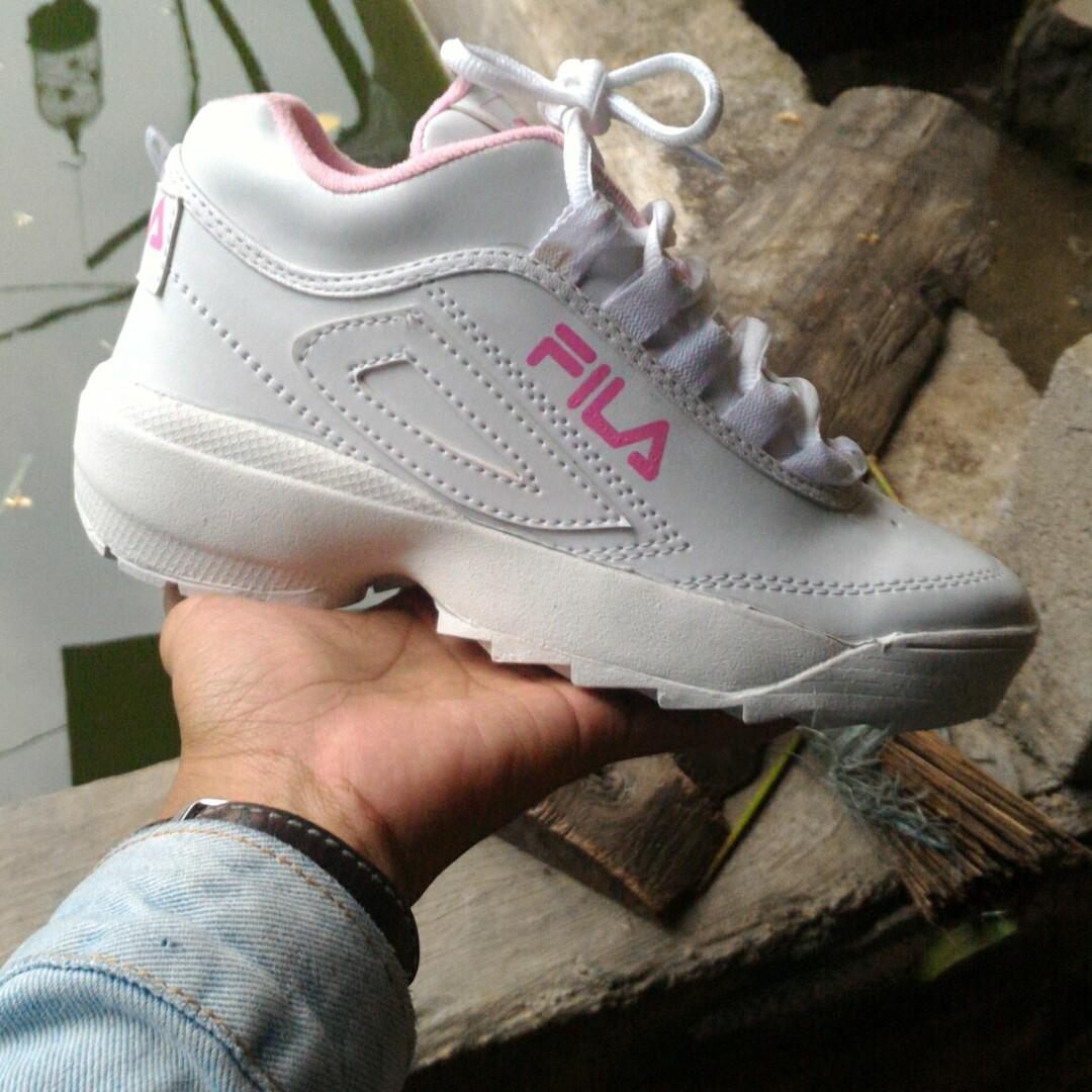 Sepatu Fila Disruptor Putih Pink Fesyen Wanita Sepatu Di Carousell