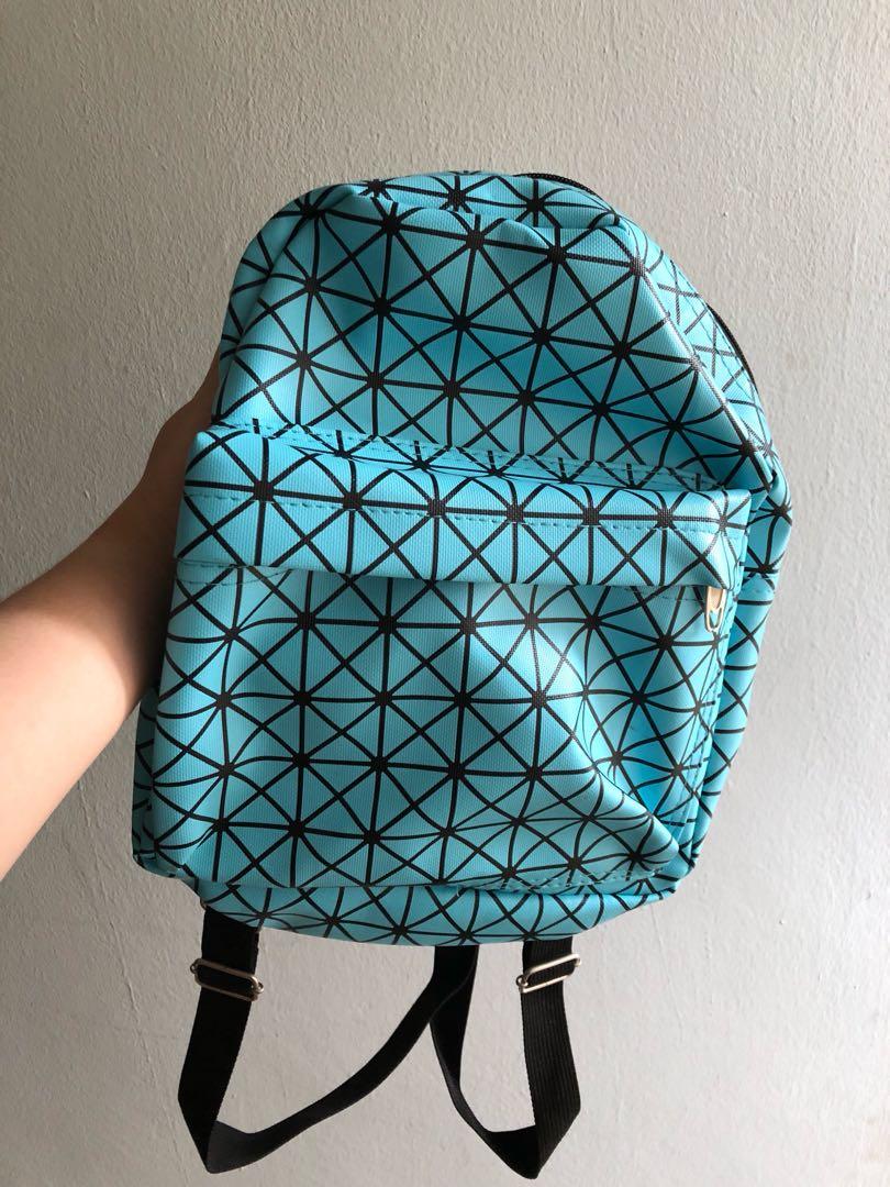 Small backpack (Category: Backpacks) located in Klang. Submitted by feezamacho (Listing ID 195345584, Image 1). Description: .
