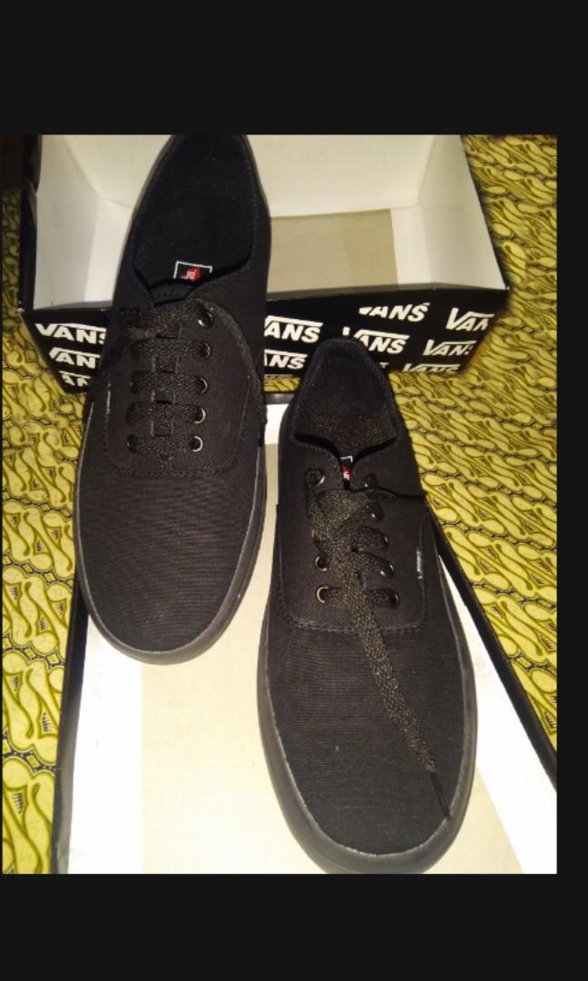 vans authentic black kw