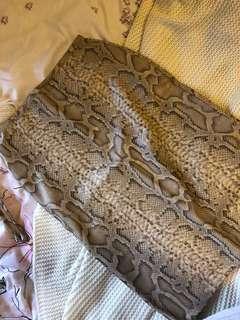 Snakeprint skirt