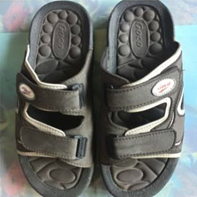 mens sandals size 10