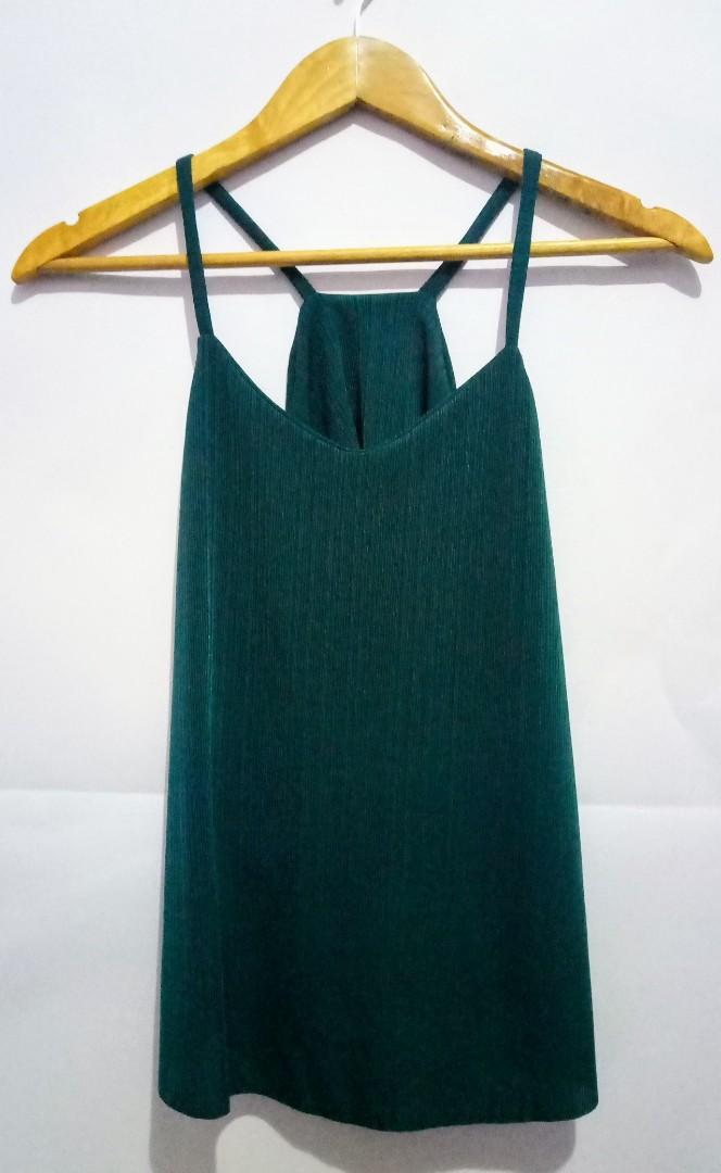 MICRO PLEATED TOP/SLEEVELESS (015), Women's Fashion, Tops, Sleeveless ...
