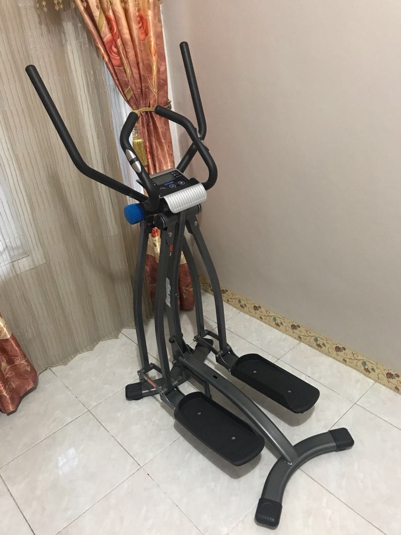 Alat fitness / air walker berwyn, Olah Raga, Perlengkapan Olahraga