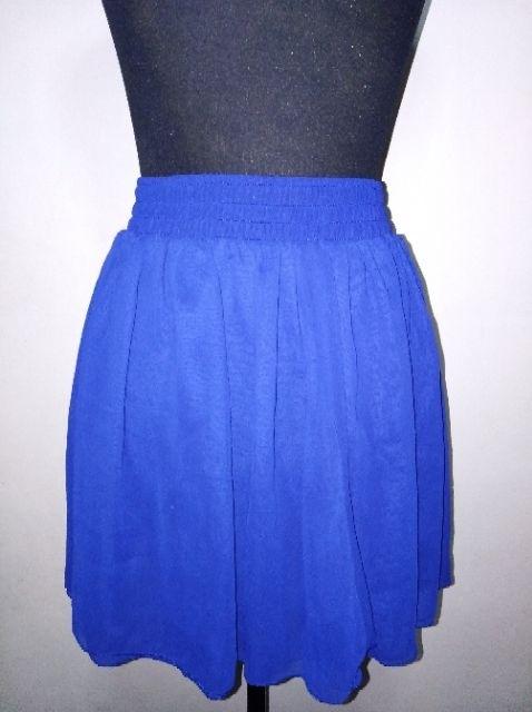 American Apparel Blue Chiffon Skirt (Category: Skirts) located in Makati City. Submitted by simpletreasuresks (Listing ID 195512156, Image 3). Description: American Apparel Blue Chiffon Skirt P100 Size: XS/S Fits: XS-M Garterized waistband, like brand new. Made in USA. Manage your expectations, this is preloved. Need to be washed. Actual color may be slightly different because of the lights during pictorial. #prelovedph #muraph #prelovedphilippin