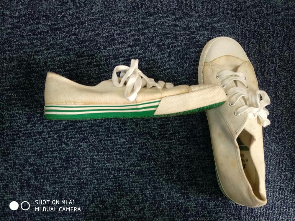 Kasut badminton bata clearance