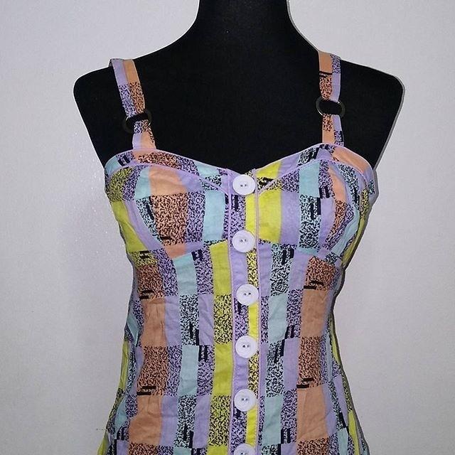 Blue Juice Colorful Top (Category: Others Tops) located in Makati City. Submitted by simpletreasuresks (Listing ID 195507711, Image 1). Description: Blue Juice Colorful Top Size: 6 Fits: S-M Take note of the small hole at the back. See picture #4 for details. #prelovedph #muraph #hmph #dressph #f21ph #topshopph #prelovedphilippines #brandedph #lookingforph #secondhandph #zaraph #ootdph #blouseph #saleph #forsaleph #kscollection.