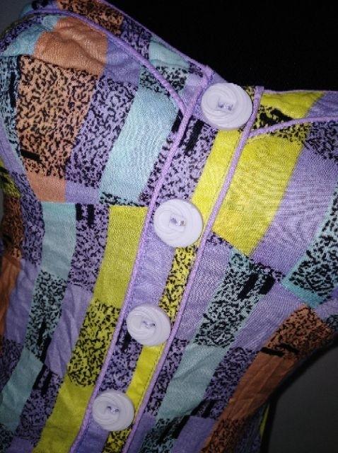 Blue Juice Colorful Top (Category: Others Tops) located in Makati City. Submitted by simpletreasuresks (Listing ID 195507711, Image 3). Description: Blue Juice Colorful Top Size: 6 Fits: S-M Take note of the small hole at the back. See picture #4 for details. #prelovedph #muraph #hmph #dressph #f21ph #topshopph #prelovedphilippines #brandedph #lookingforph #secondhandph #zaraph #ootdph #blouseph #saleph #forsaleph #kscollection.