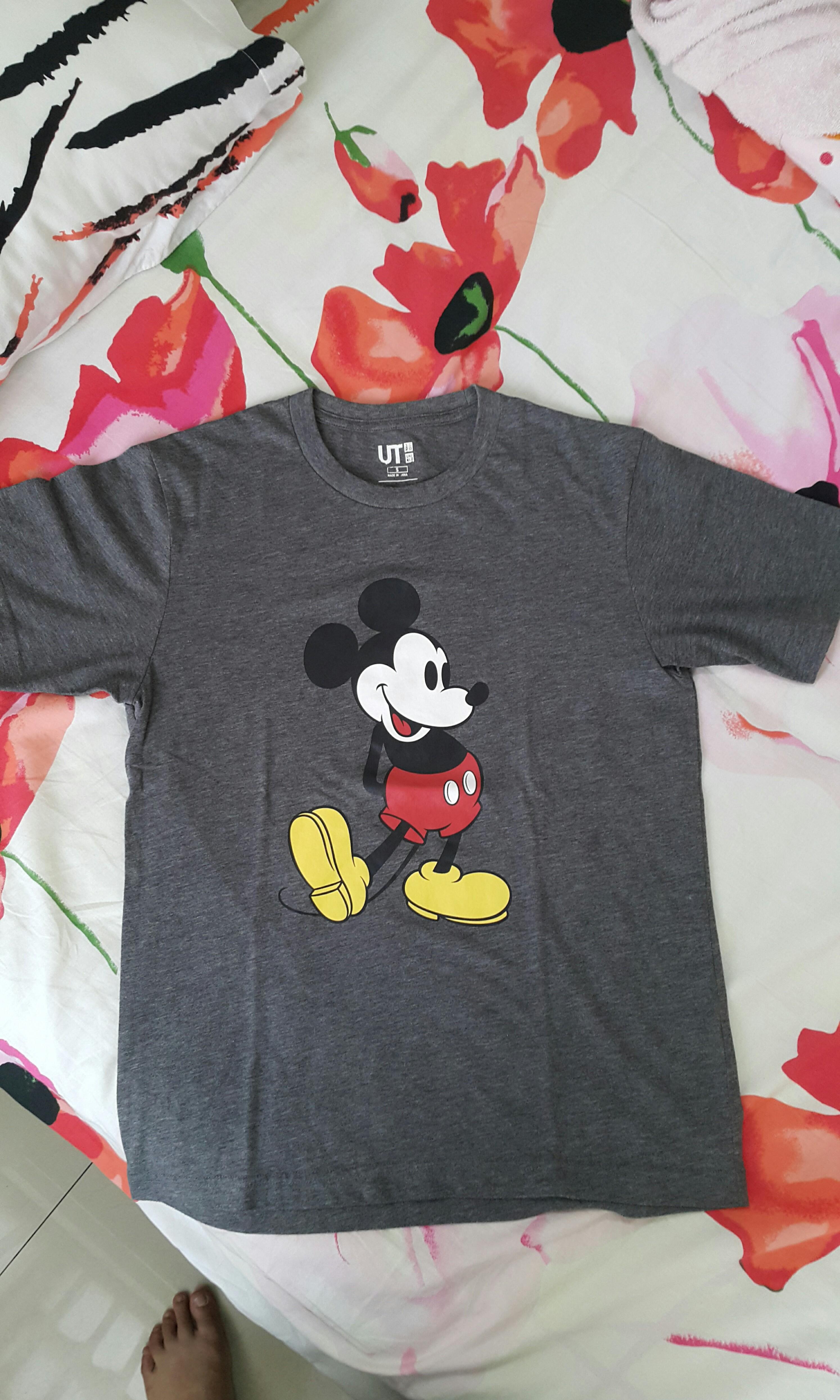 kaos uniqlo mickey mouse