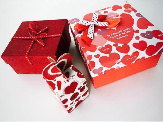 Get Wallpaper Love Gift Boxes Je T Aime Everything Else On Carousell Free