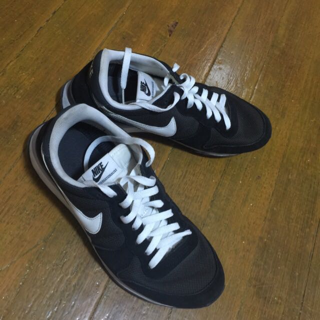 internationalist sale