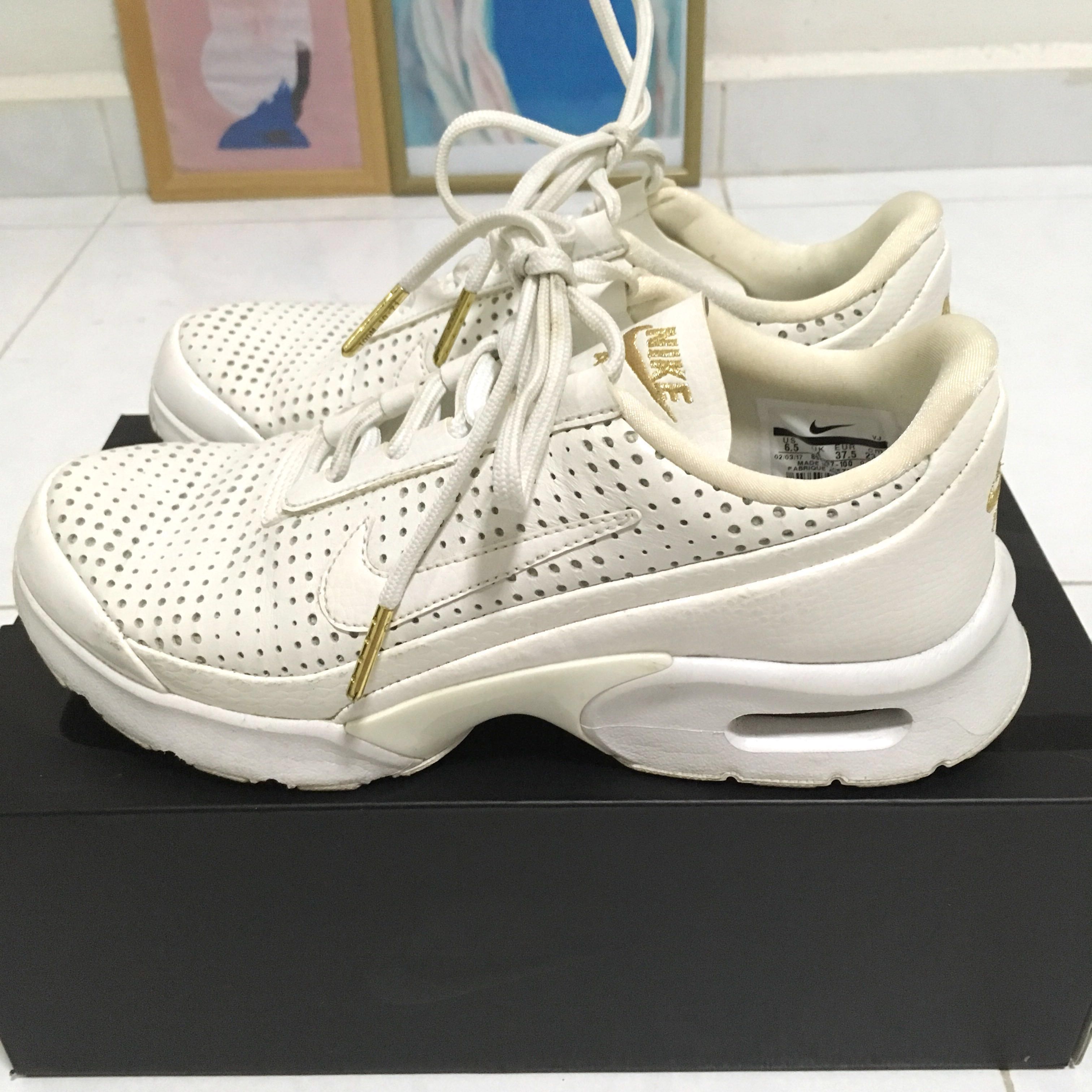 Nike air max sales jewell lx women's shoe