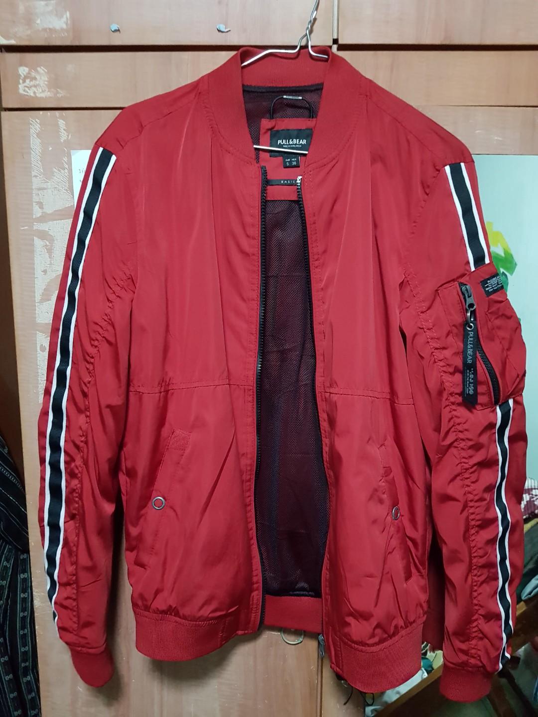 PULL & BEAR bomber jacket (Category: Coats, Jackets and Outerwear) located in Singapore. Submitted by skylargray (Listing ID 195558487, Image 1). Description: just bought but not used cause size too small theres a small defect shown at the last pic...