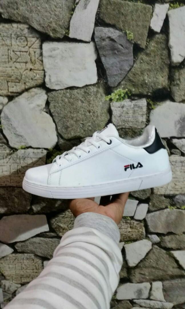 Sepatu Fila Cowok Fesyen Pria Sepatu Sneakers Di Carousell