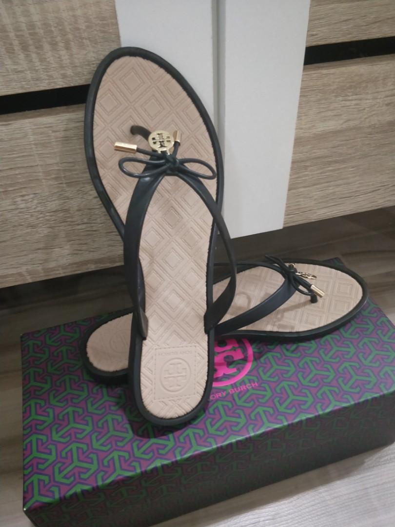 AUTHENTIC BRAND NEW TORY BURCH JELLY BOW THONG/SLIPPERS/SANDALS - BLACK/CLASSIC  KHAKI, Luxury, Sneakers & Footwear on Carousell