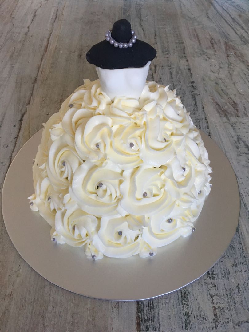 Bridal Shower Cake Food Drinks Baked Goods On Carousell