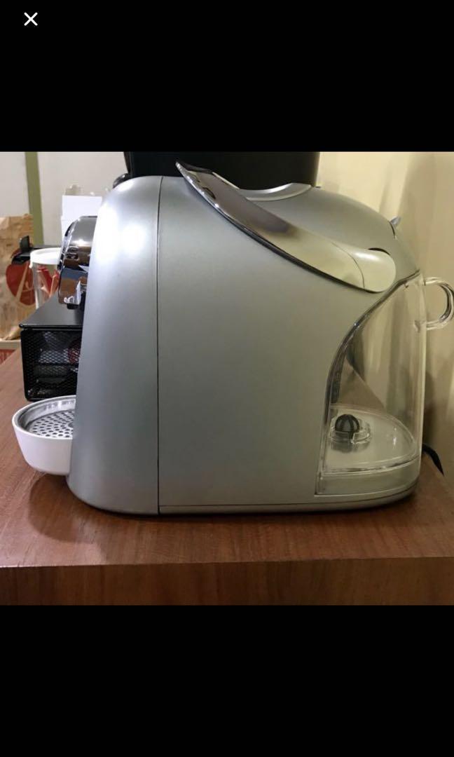 CBTL Kaldi coffee maker with capsule display holder (Category: Coffee Machines & Makers) located in Paranaque City. Submitted by lovebrand (Listing ID 195713033, Image 3). Description: CAPSULE HOLDER OR TRAY IS SOLD!! Makes both brewed coffee and espresso The milk frother is defective but we’re giving it along with this free. .