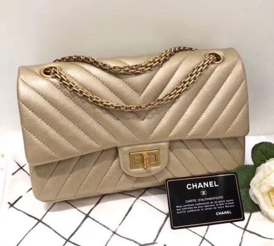 chanel reissue chevron