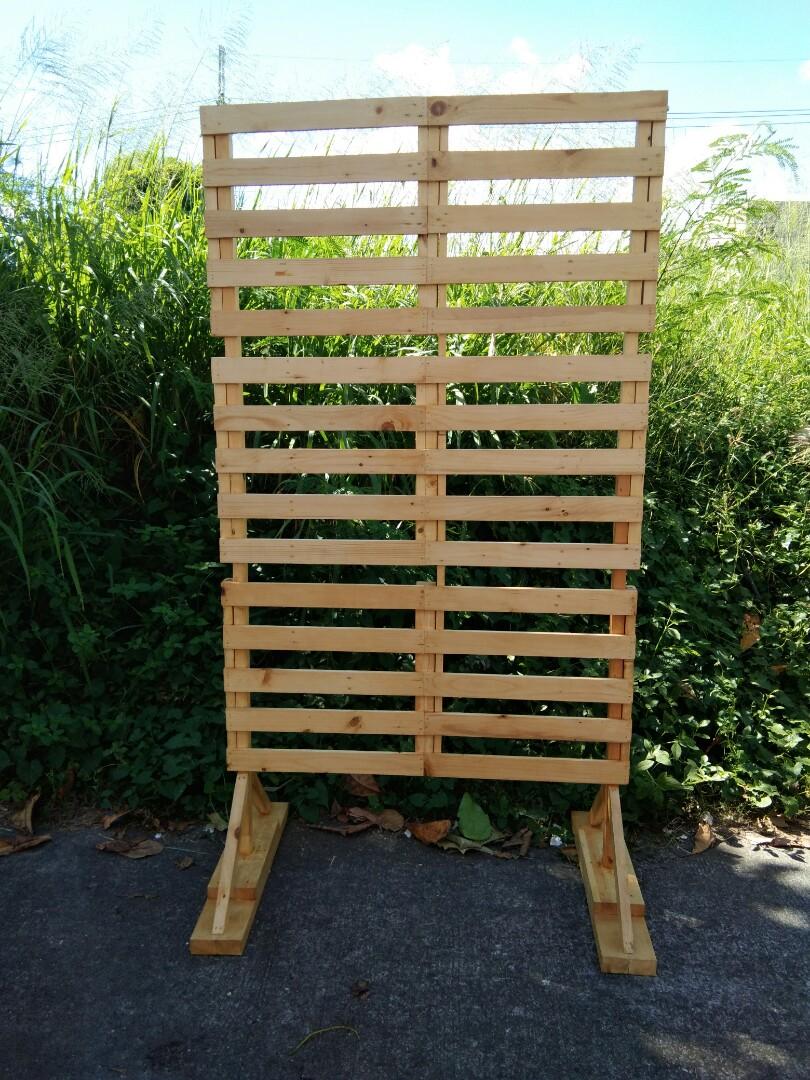 Collapsible wooden backdrop/pannel (Category: Other Home Decor) located in Muntinlupa City. Submitted by cherrybatimana (Listing ID 195637606, Image 1). Description: 6ft x 1mtr Call and text 09273338519.
