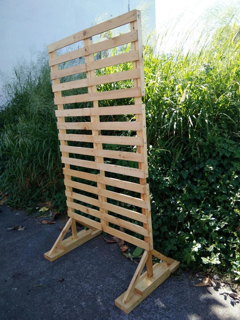 Collapsible wooden backdrop/pannel (Category: Other Home Decor) located in Muntinlupa City. Submitted by cherrybatimana (Listing ID 195637606, Image 2). Description: 6ft x 1mtr Call and text 09273338519.
