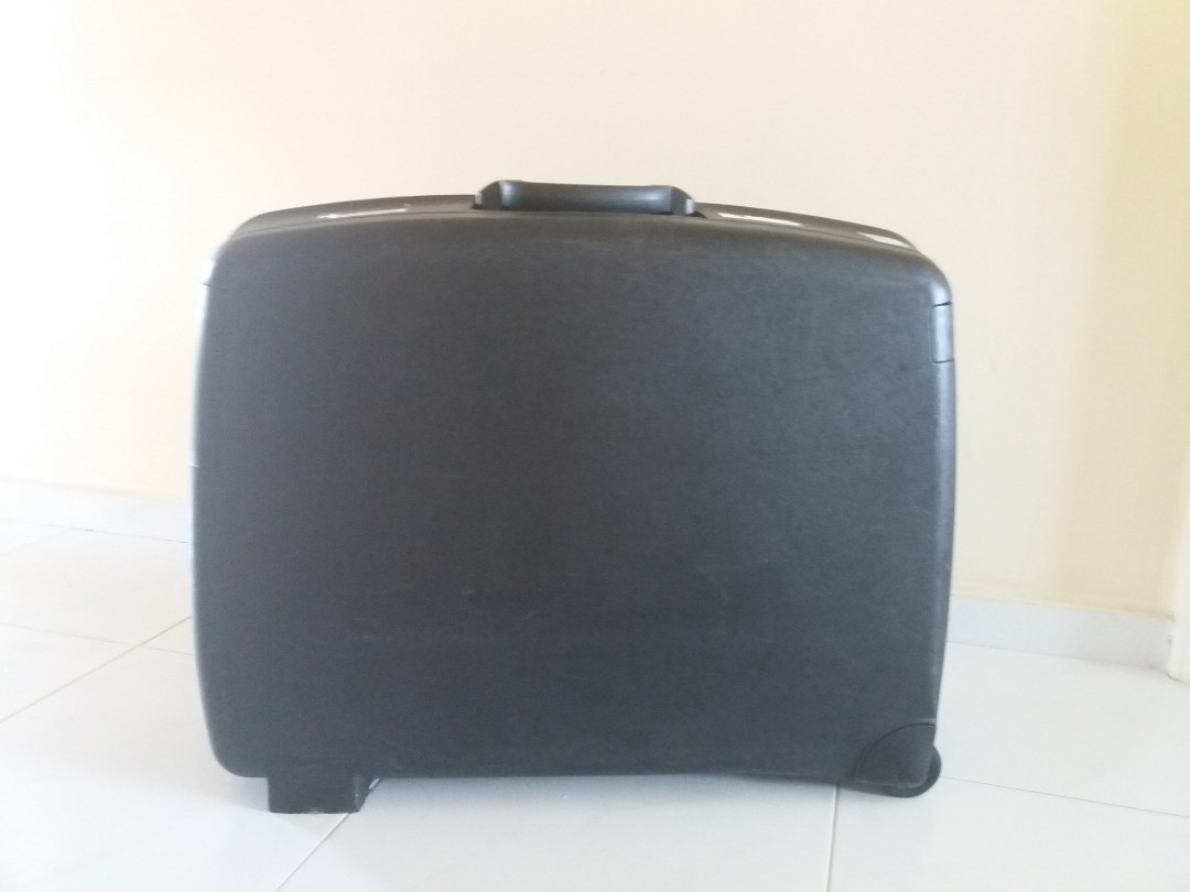 delsey hard suitcase