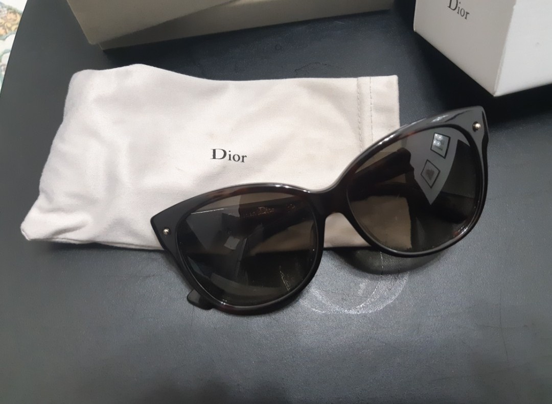 Dior Sunglass used 2 time only, Women's Fashion, Watches & Accessories ...