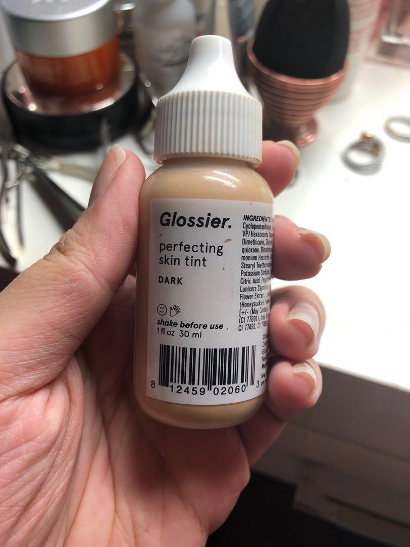 Glossier Skin tin (Category: Makeup) located in Manila. Submitted by declutterwithg (Listing ID 195588184, Image 2). Description: .