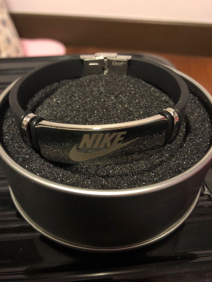 nike bracelet