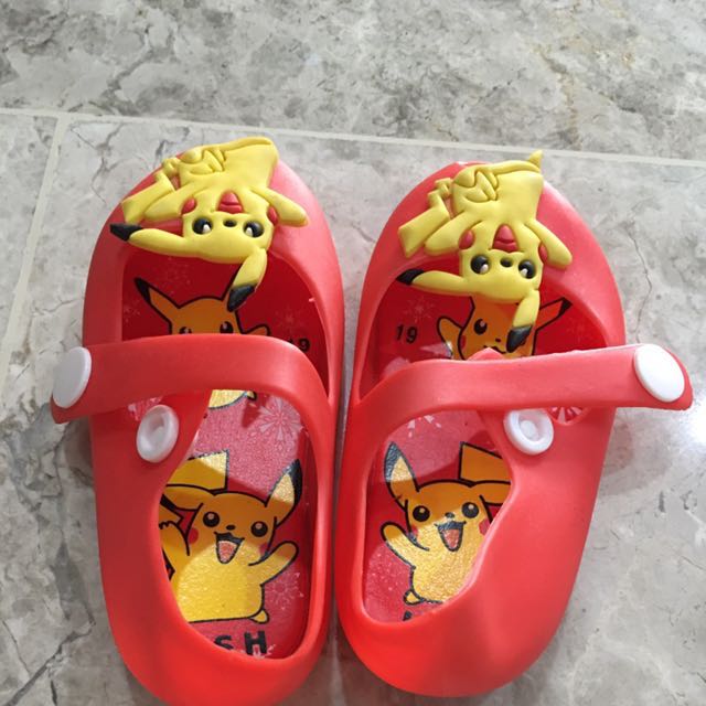 crocs pokemon