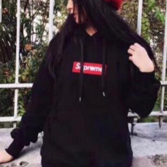 Girl wearing hotsell supreme hoodie