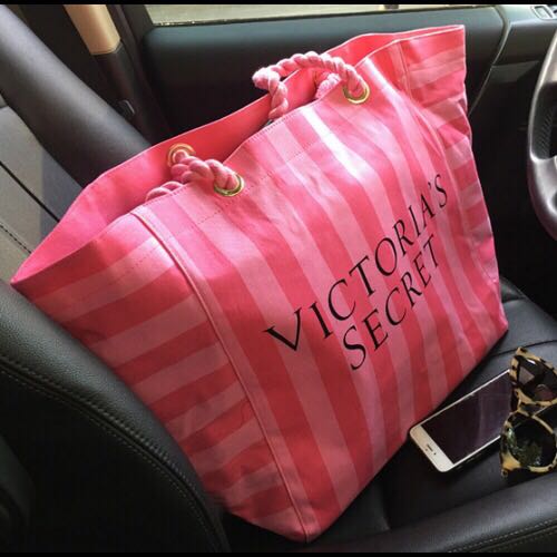 Victoria Secret Travel Bag, Women's Fashion, Bags & Wallets, Purses