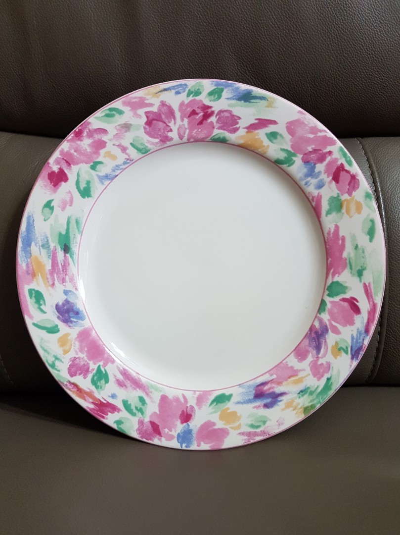 Vintage Vistromaster Dinnerware/Plate/Crockery (Bali, 1990), Furniture
