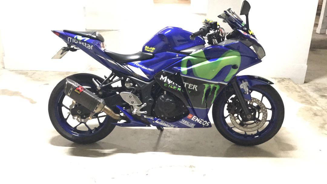 Yamaha r3 hotsell valentino rossi
