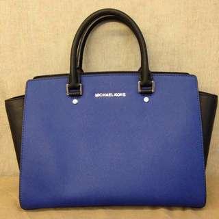 Michael Kors 寶藍/黑雙色Selma
