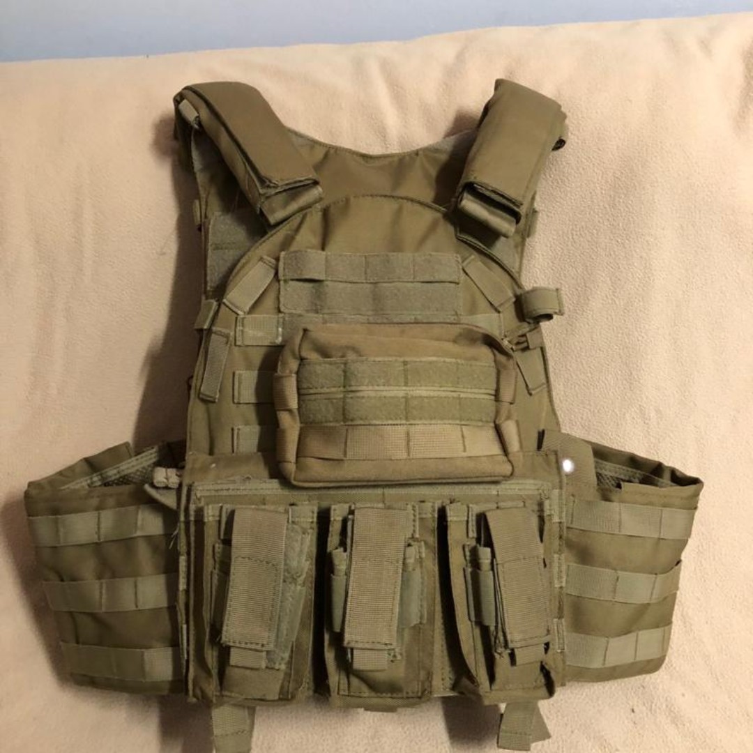 6094 Plate carrier (TAN) with Tactical Belt + Misc pouches, Sports