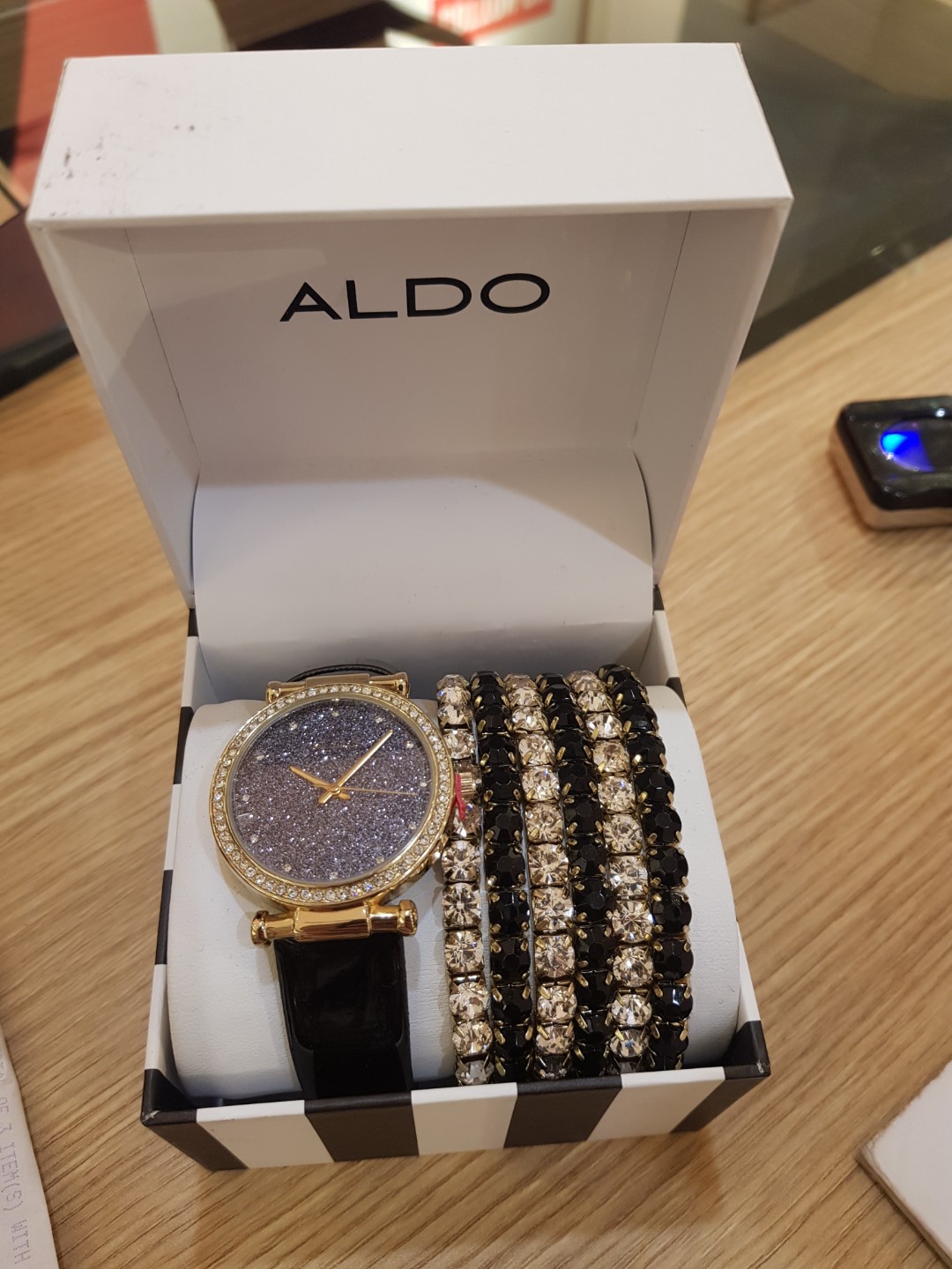 lærred ildsted Tilskud ALDO Watch and Bracelet, Women's Fashion, Watches & Accessories, Watches on  Carousell