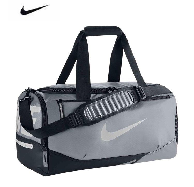 Nike Academy Team Medium Duffel Bag 60L - Black – Soccer Maxx