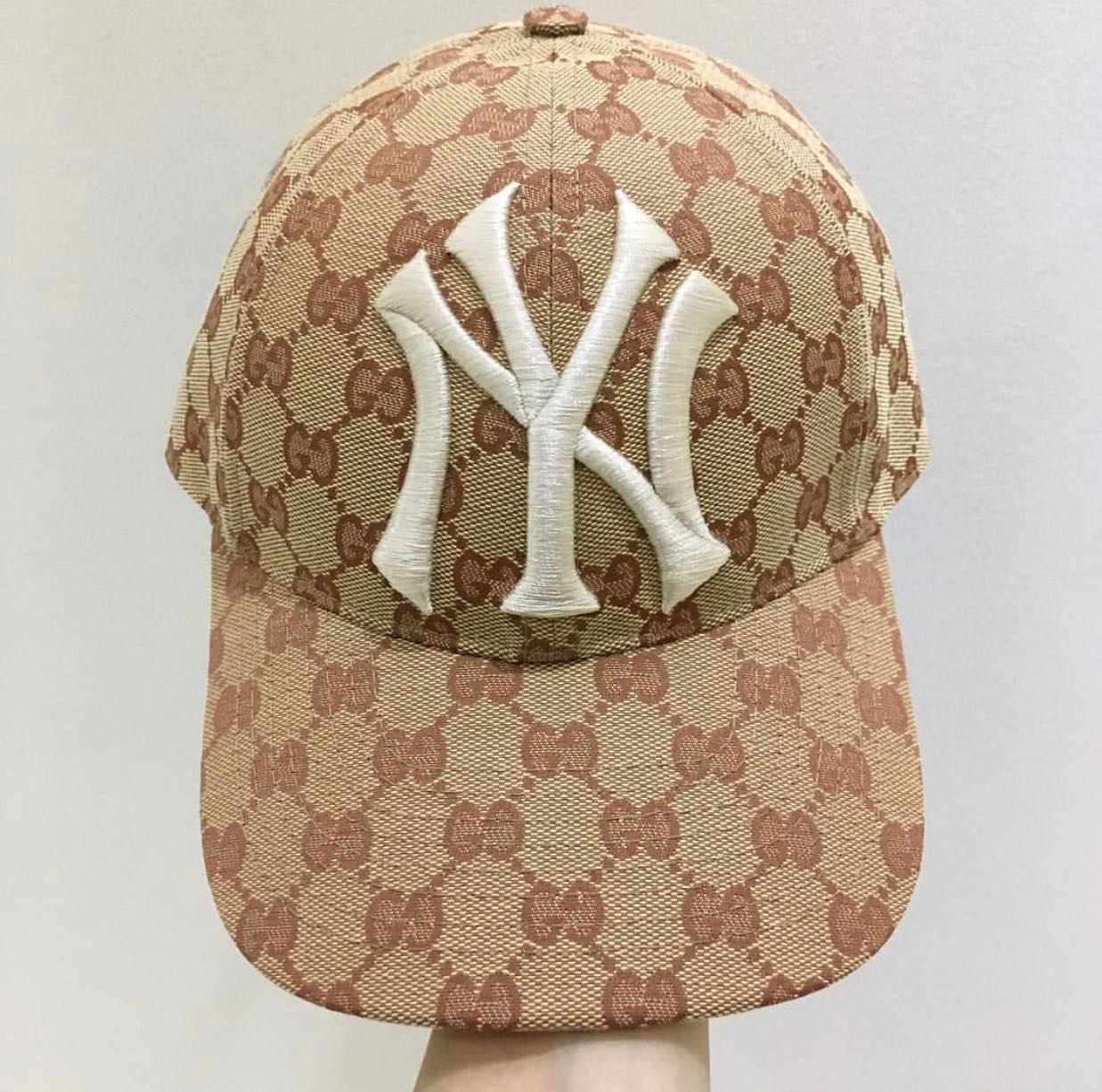 Gucci - NY Yankees collaboration - Embroidered NY - Tshirt, Luxury, Apparel  on Carousell