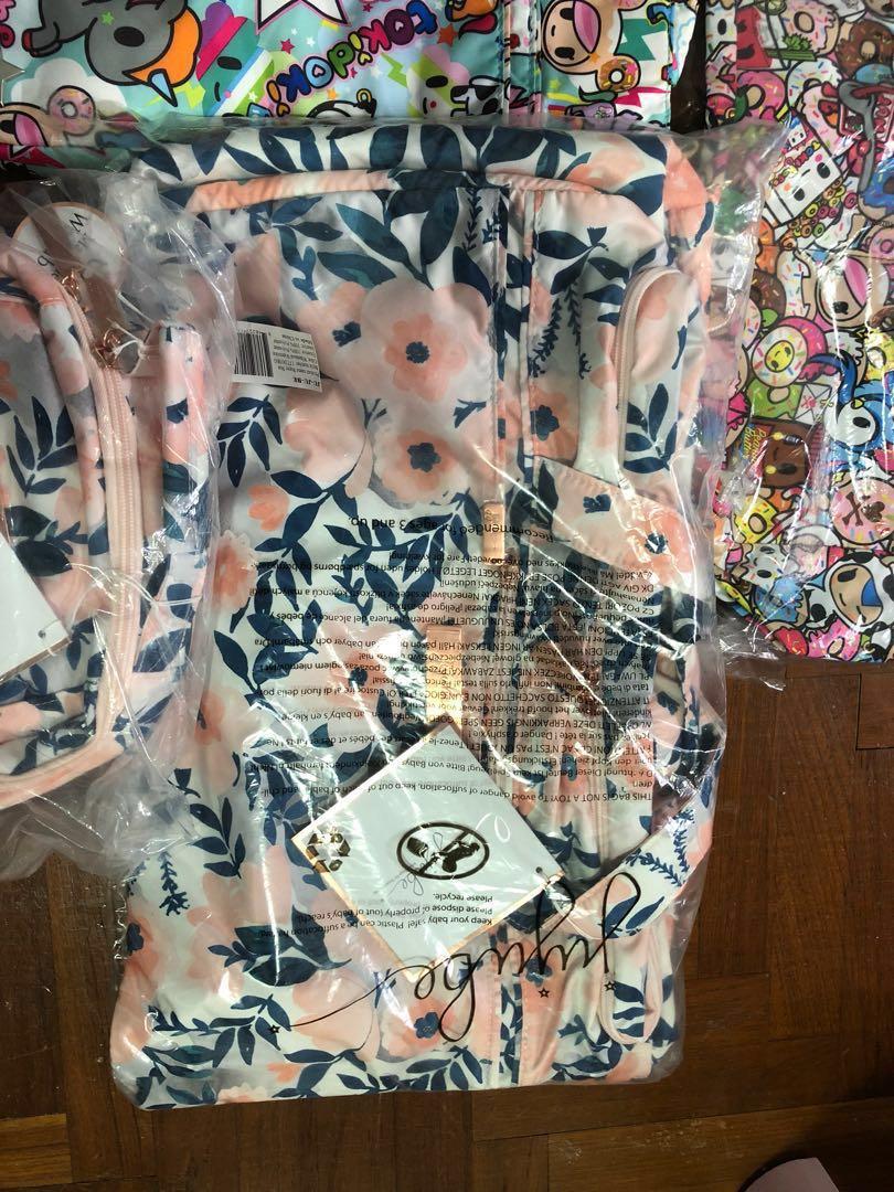 Clearing (Category: Other Babies Going Out Needs) located in Singapore. Submitted by gogofoxy (Listing ID 194409090, Image 3). Description: Bnwt Ww be packed pink lining -$sold Bnwt WW superstar grey lining -$110 Bnwt Tokipops superbe - $30 Euc - Vguc UKK 2.0 be light-$sold .