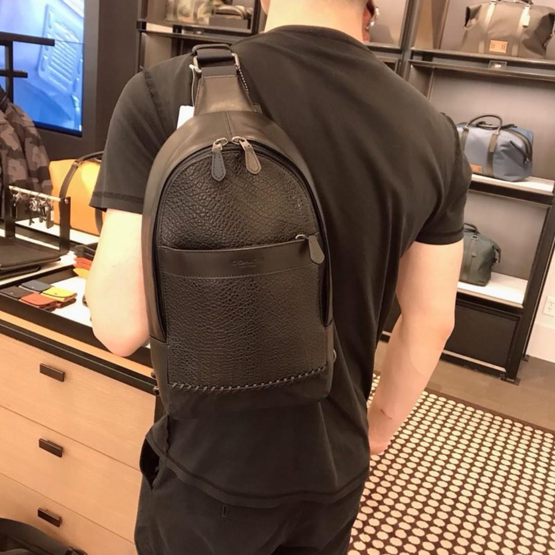 Coach Men Charles Sling Pack Bag / 男胸