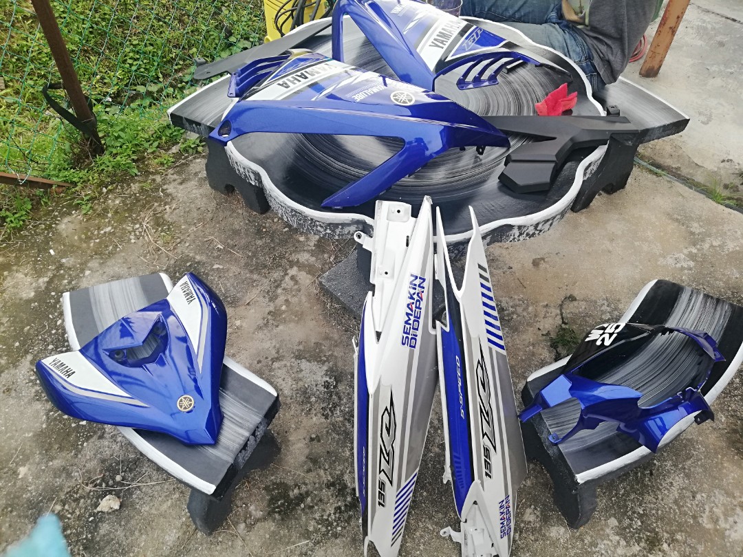 Cover Set Lc135 V2 Gp Edition Motorbikes On Carousell