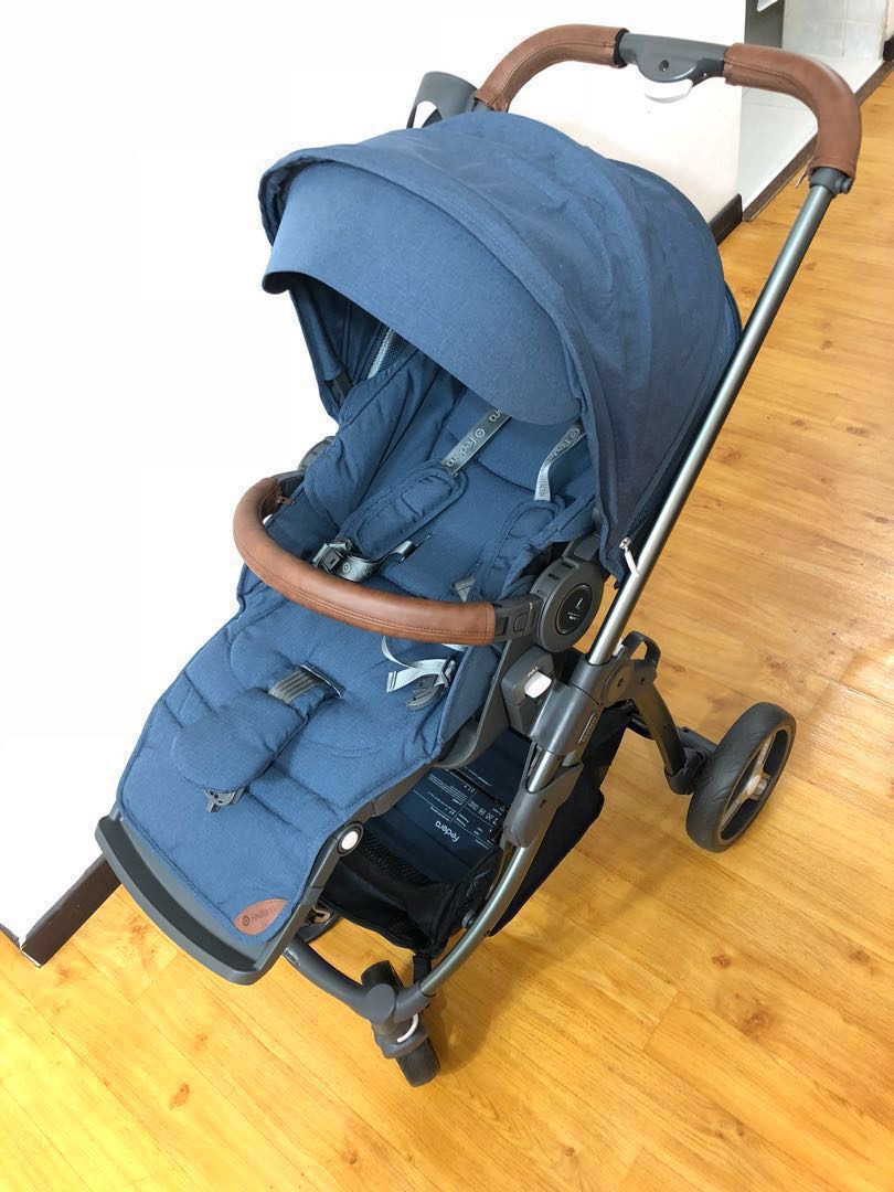 baby stroller allowed in plane