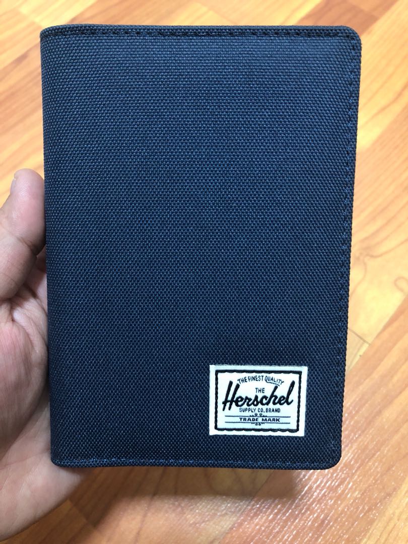 Herschel passport cover, Men's Fashion, Watches & Accessories, Wallets