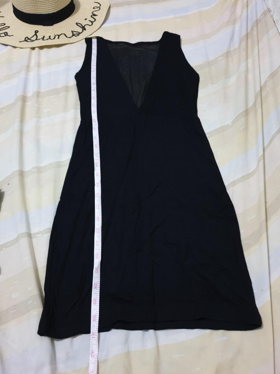 Little Black Dress (Category: Dresses) located in Manila. Submitted by michiepixie (Listing ID 195918478, Image 3). Description: Only worn once VGUC Stretchy fabric, low see-through V-neckline, V-back dress 🌸Personal preloved 🍃Decluttering 🚦POLICIES: ✔'Make Offer' to place order ✔24-hour reservation only ✔Price negotiable if you buy in bundle however please no low ball offers 😉 ✔Shipping fee will be shouldered by buyer 💸BDO/BPI/SBA 📦MM: Exp